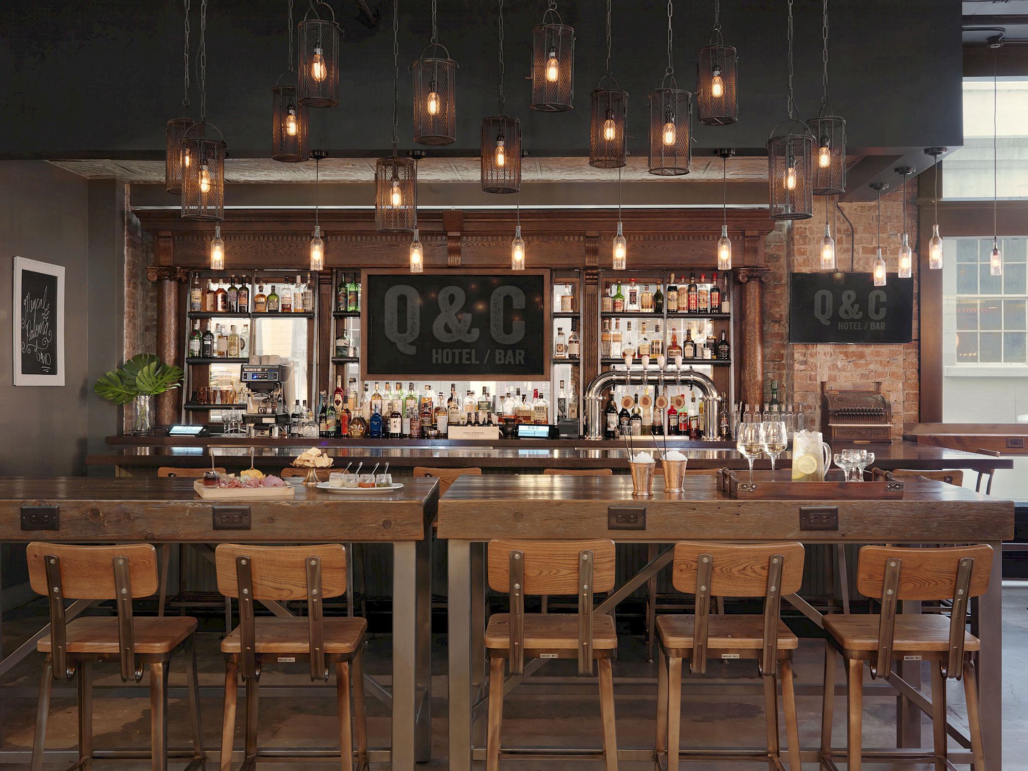 Q&C Hotel Bar - bar seating