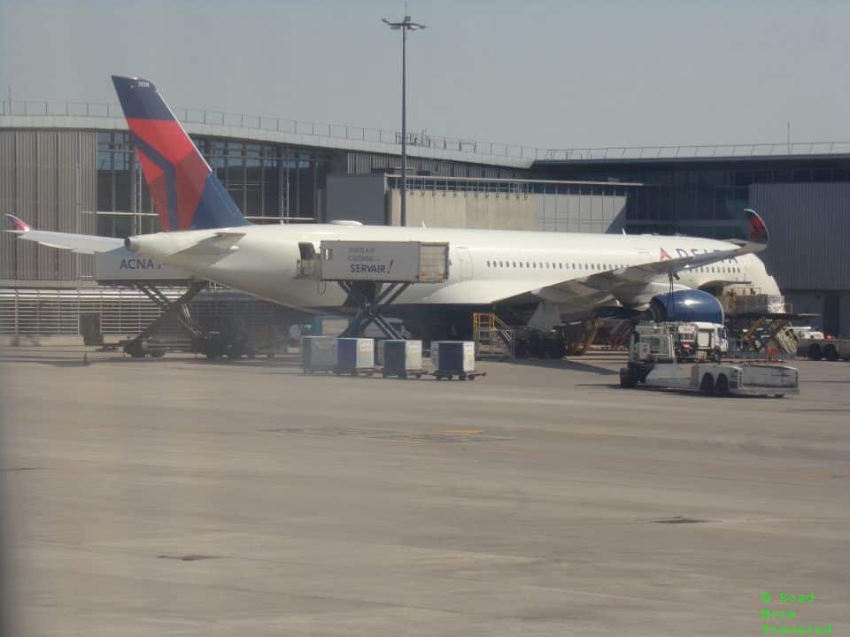 Delta A350-900 at CDG