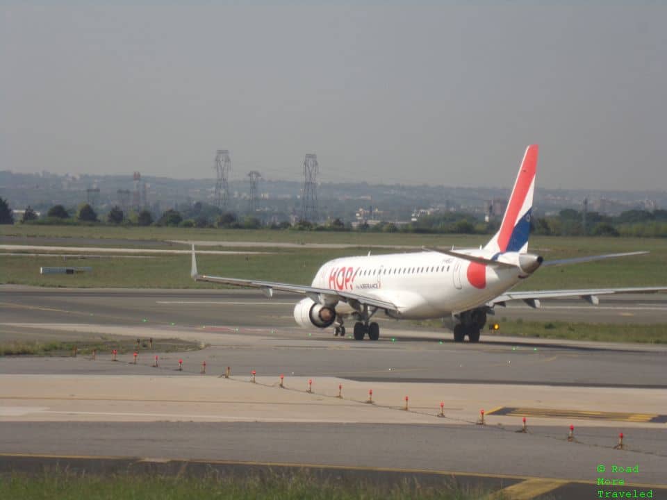 Hop! Embraer E190 at CDG