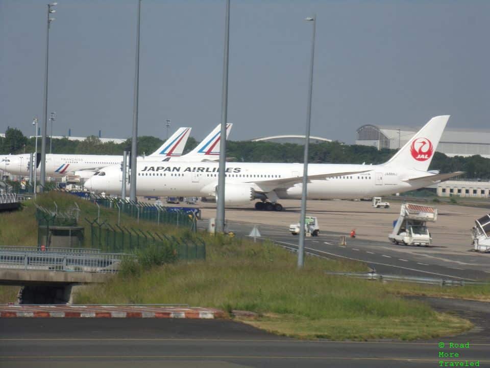 JAL B787 at CDG