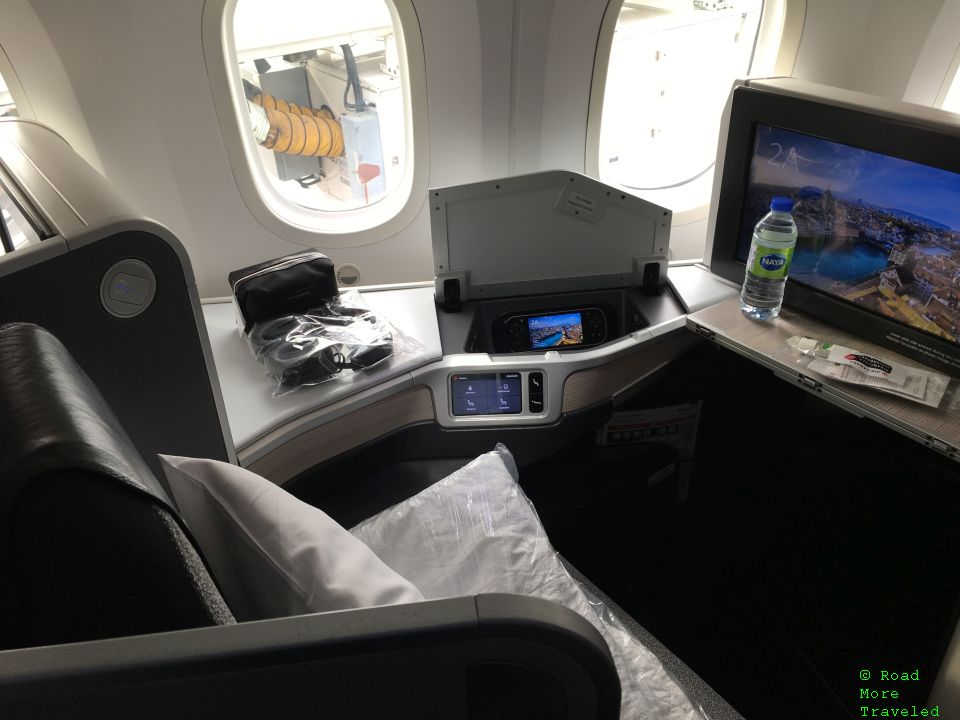 Air Canada B787-9 Business Class seat - full space