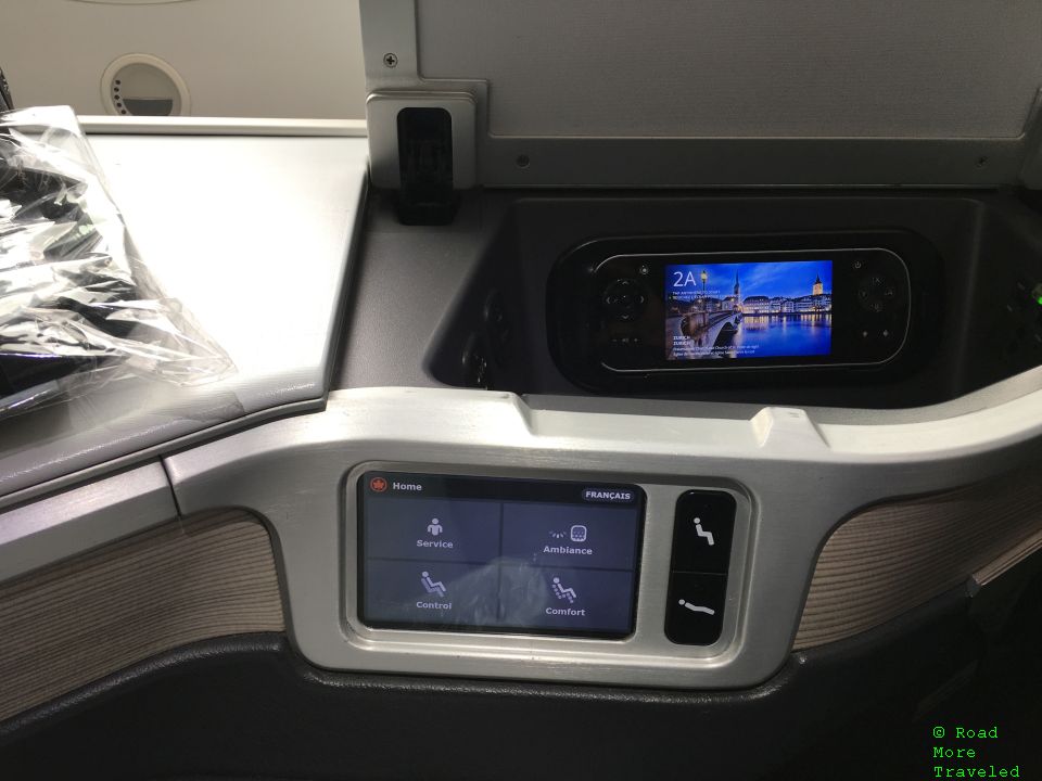 Air Canada B787-9 Business Class - storage cubby