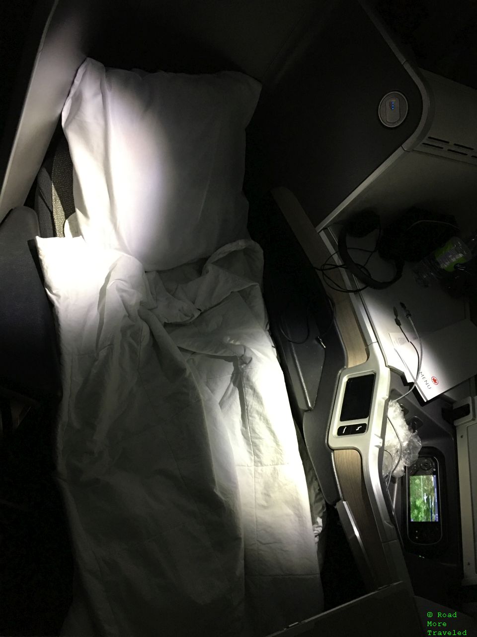 Air Canada B787-9 Business Class - flat bed mode