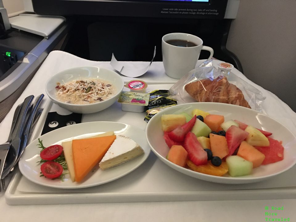 Air Canada B787-9 Business Class - breakfast