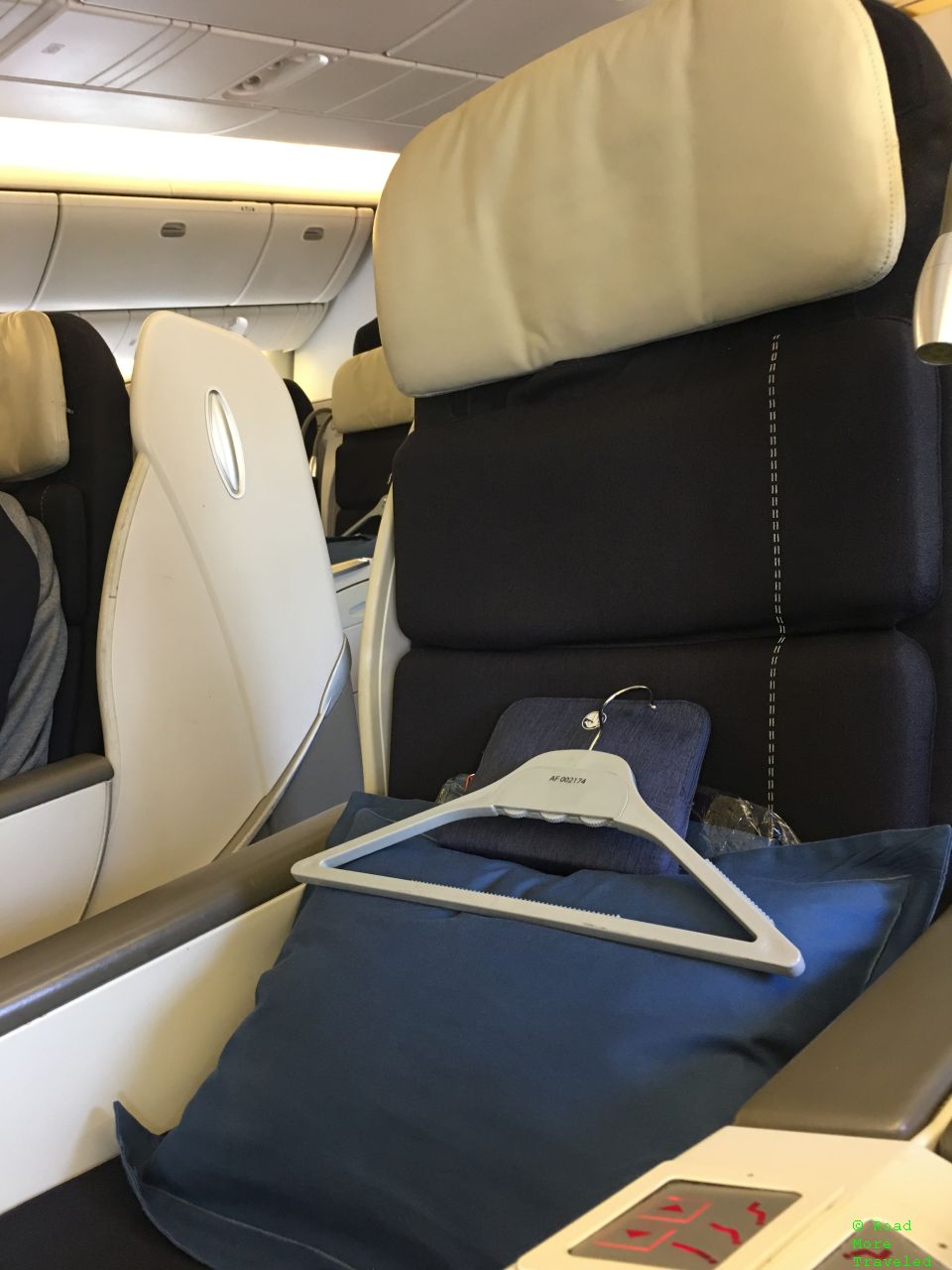 Air France B77W Business Class seat