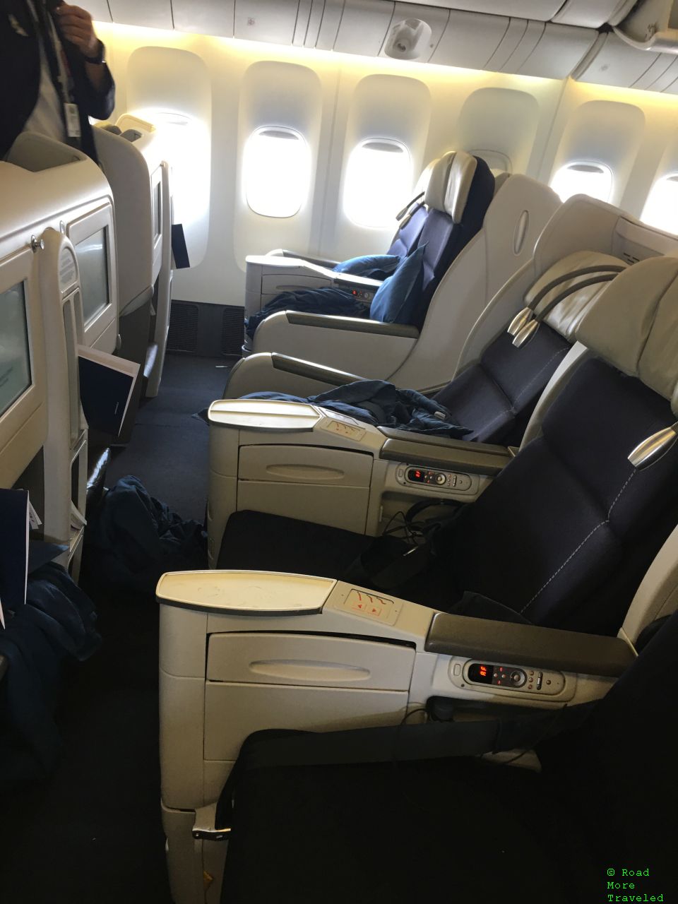 Air France B77W Business Class - seat row