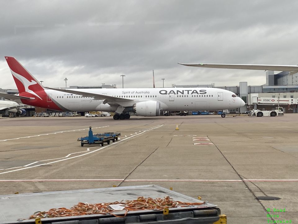 Qantas 787 at LHR