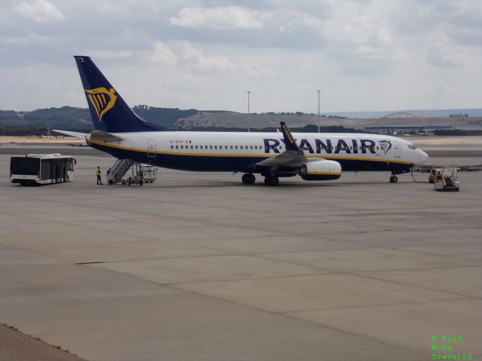 Ryanair 737 at MAD