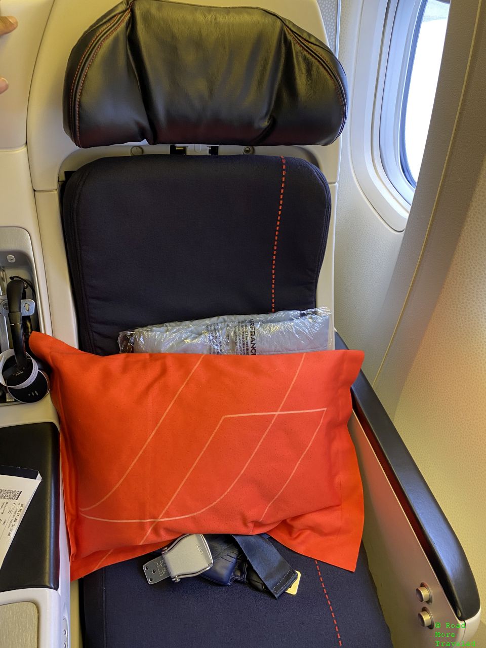 Air France B772 Premium Economy seat