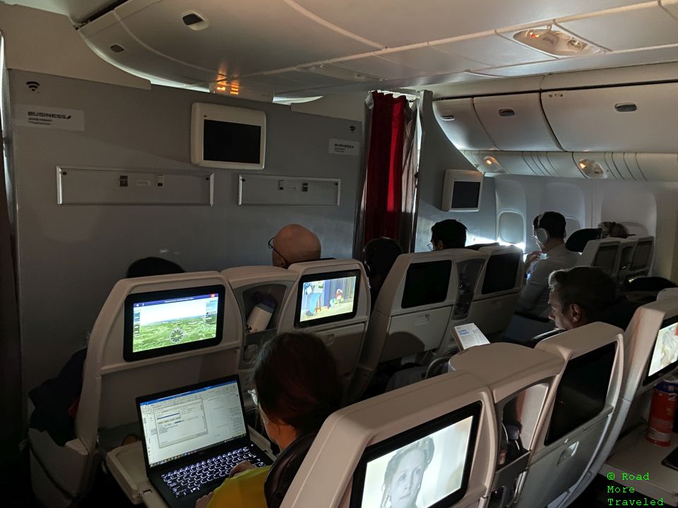 Air France B772 Premium Economy - bulkhead