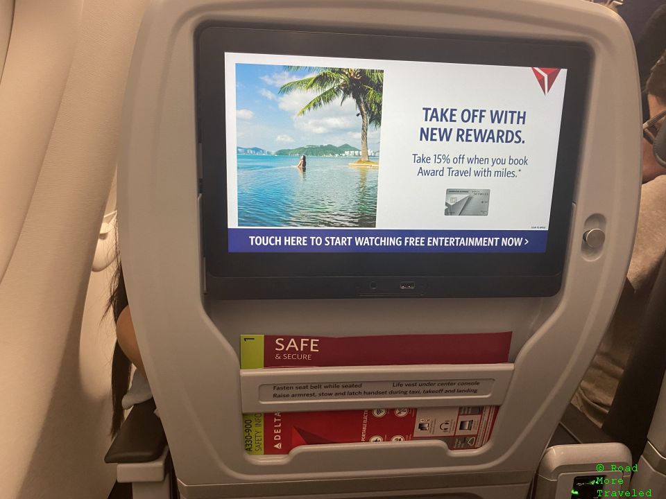 Delta A330-900neo Premium Select - IFE monitor