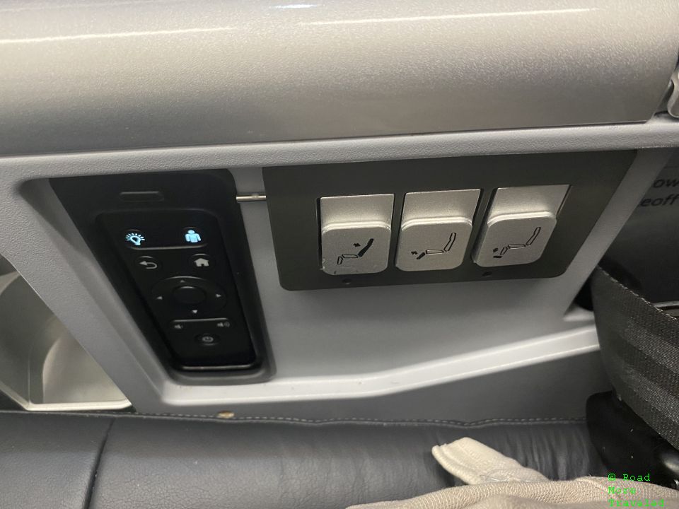 Delta A330-900neo Premium Select - seat controls