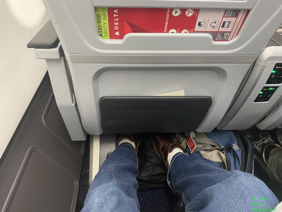 Delta Premium Select legroom