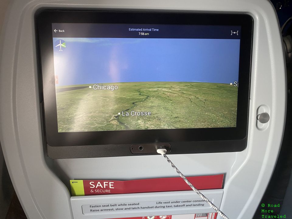 Delta Premium Select IFE screen USB port