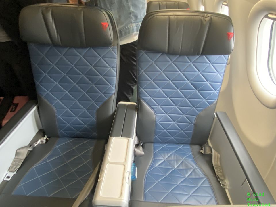 Delta A330-900neo Premium Select - seating