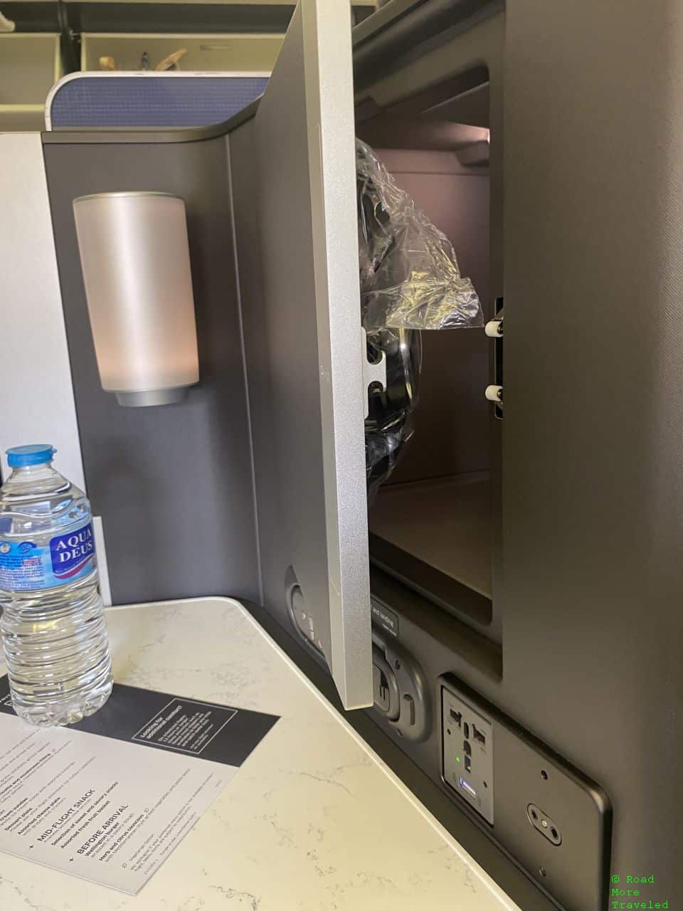 United 767-400 Polaris Business Class - storage cabinet