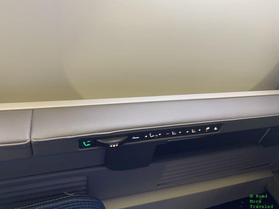 United Polaris seat controls