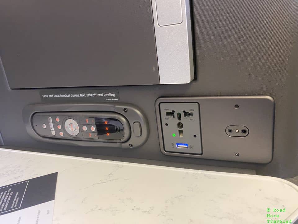 United 767-400 Polaris Business Class - power port and IFE controller
