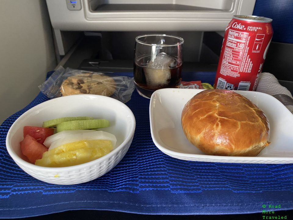 United 767-400 Polaris Business Class - pre-landing meal