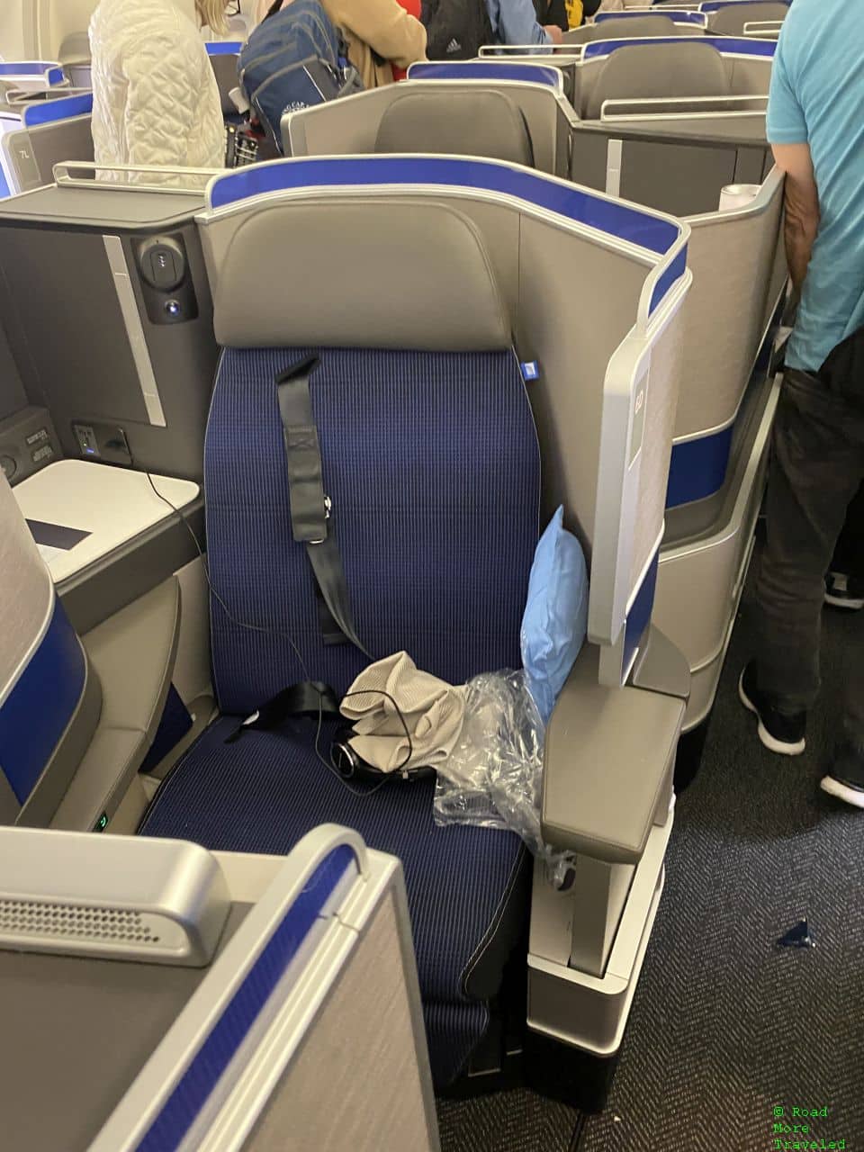 United 767-400 Polaris Business Class - angled seat