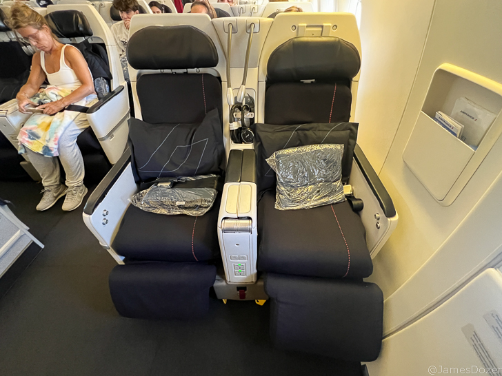 Review: Air France 777-300 Premium Economy, Los Angeles to Paris