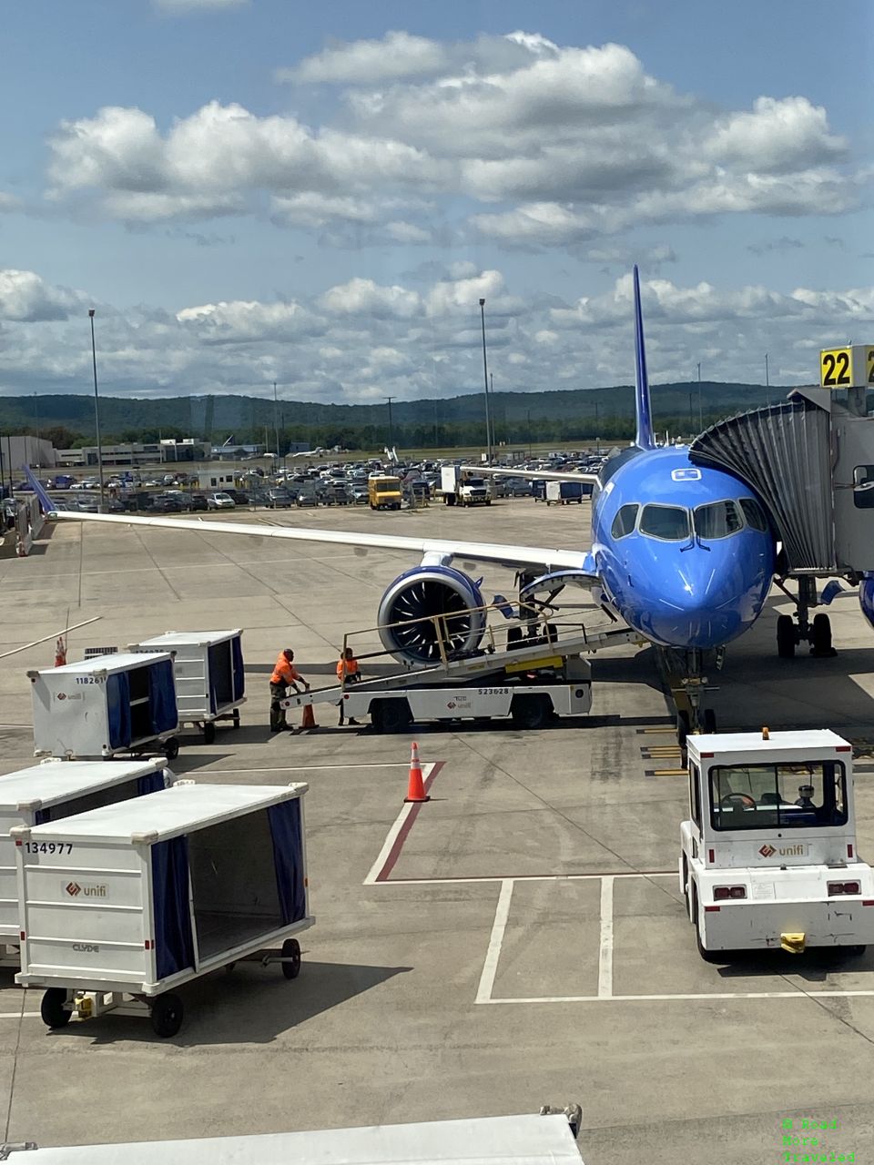 Breeze Airways A220-300 at BDL