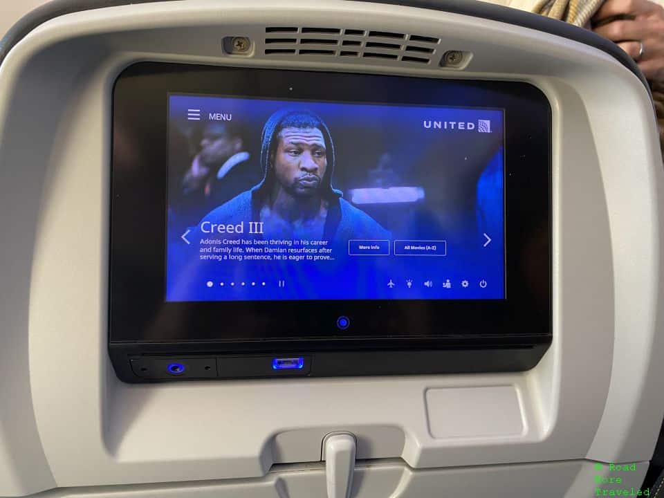 United B787-10 Economy Plus - IFE screen