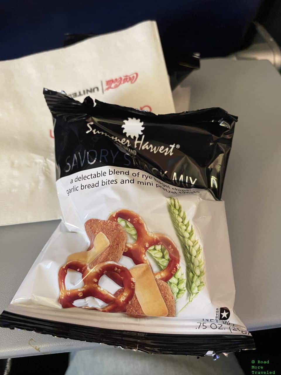 United B787-10 Economy Plus - pre-meal snacks