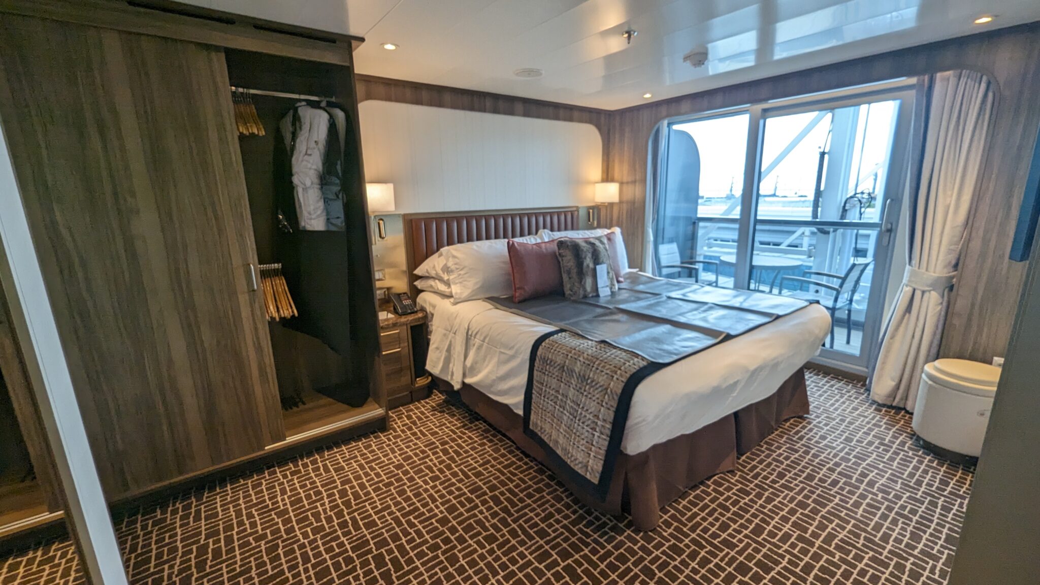 Seabourn Pursuit wheel chair accessible room 