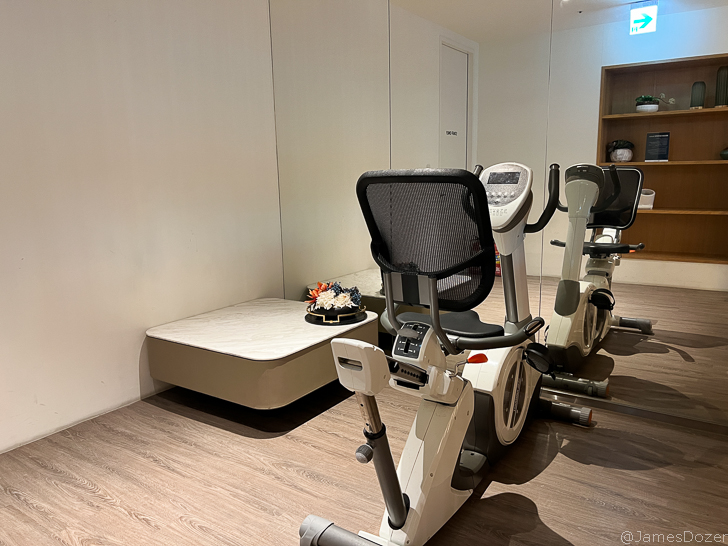 exercise bikes in a room