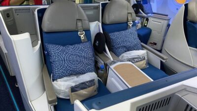 Air Tahiti Nui B787-9 Business Class - middle seats