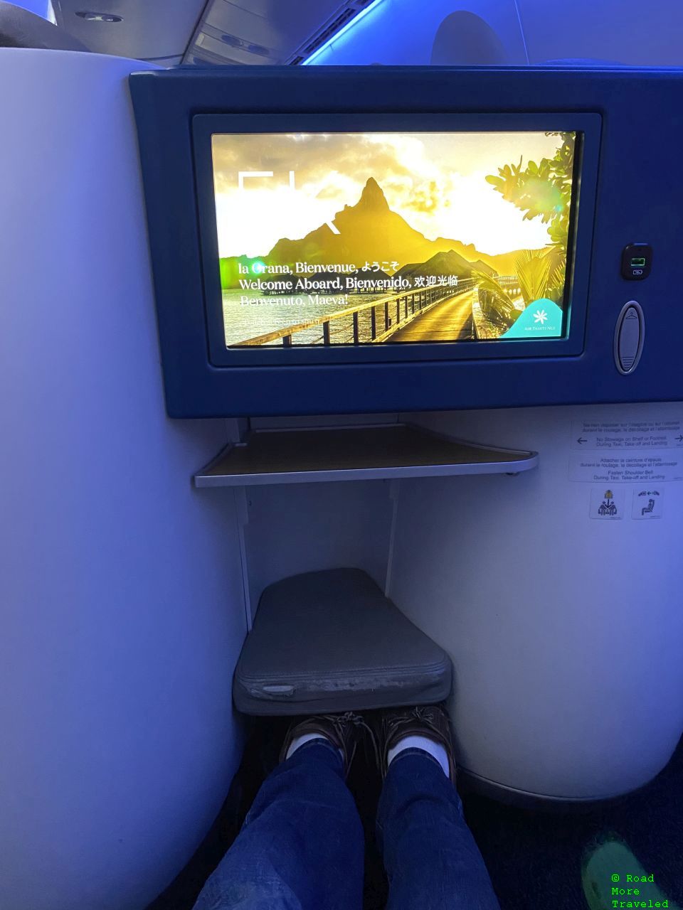 Air Tahiti Nui B787-9 Business Class - IFE screen