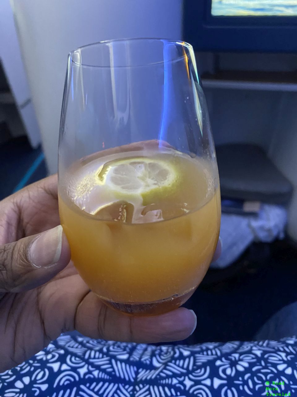 Air Tahiti Nui B787-9 Business Class - pre-departure beverage