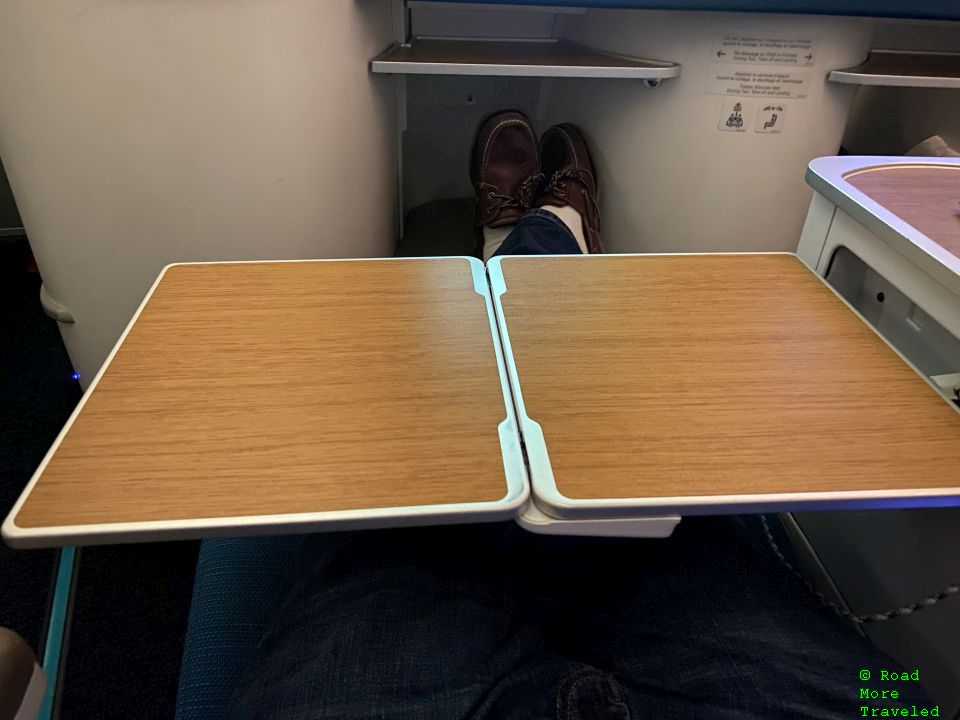 Tray table - Air Tahiti Nui Business Class