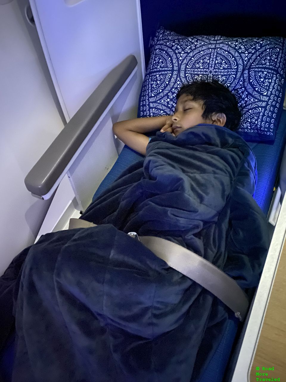 Sleeping away in Air Tahiti Business Class