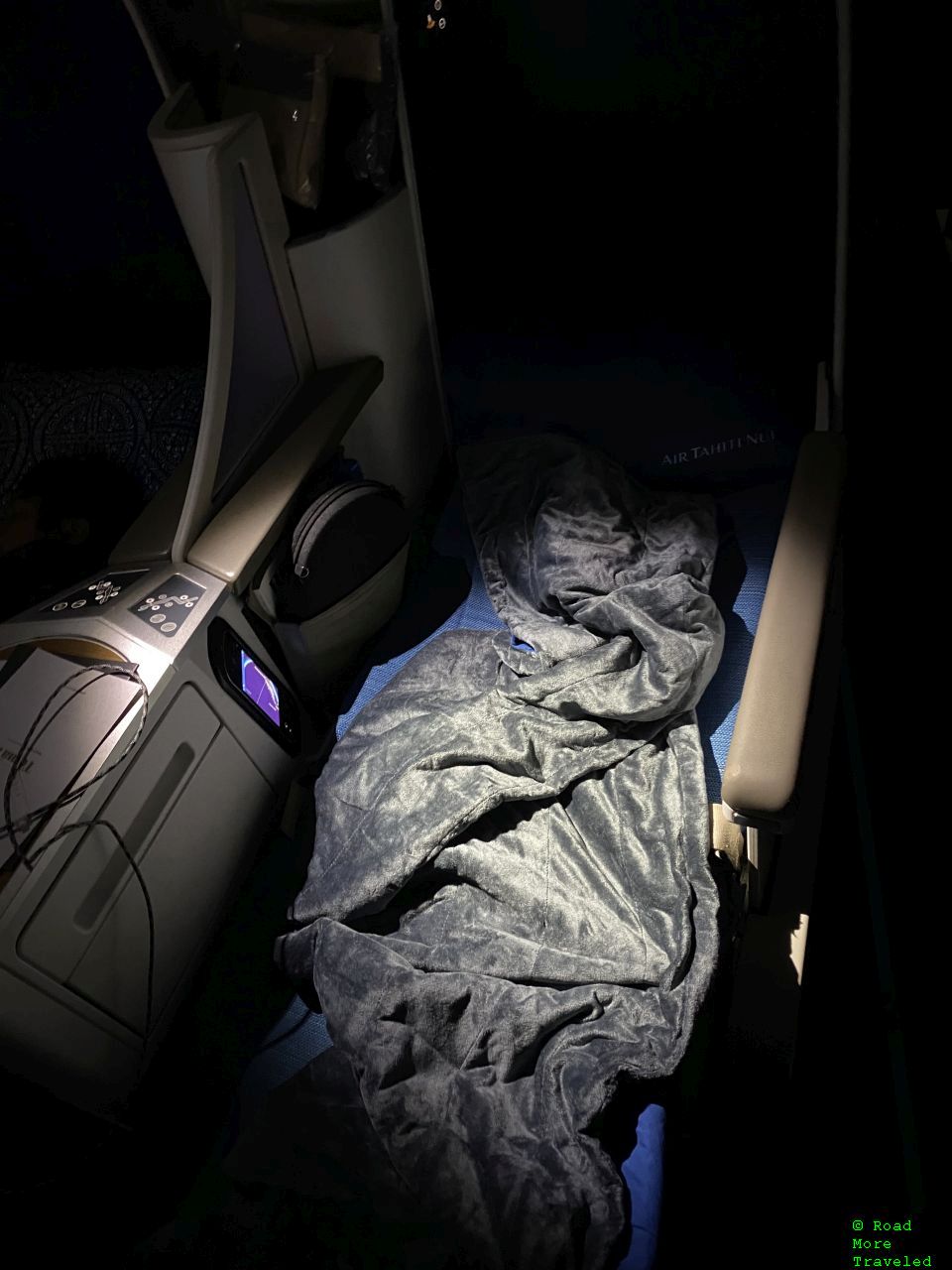 Air Tahiti Nui B787-9 Business Class - flat bed