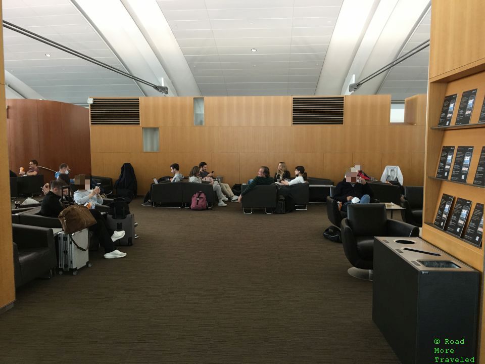 Review Air Canada Maple Leaf Lounge Toronto (International) Travel Codex