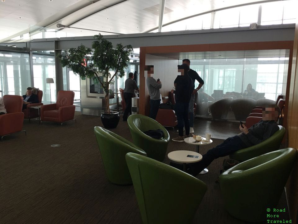 Air Canada Maple Leaf Lounge Toronto (International) - separate private room