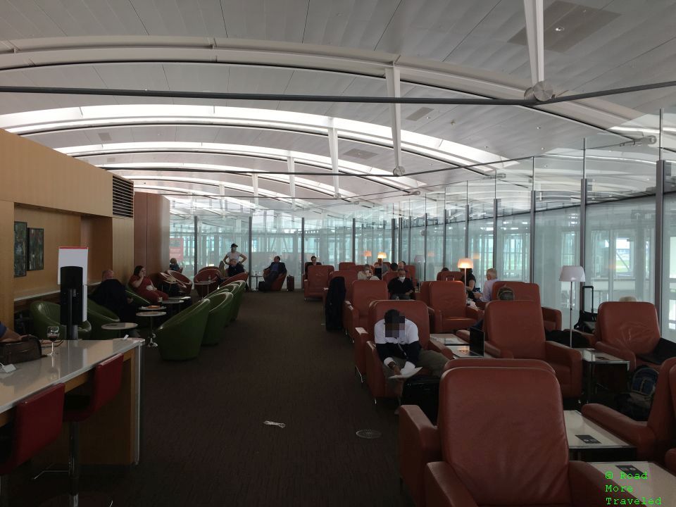 Air Canada Maple Leaf Lounge Toronto (International) - rear seating area