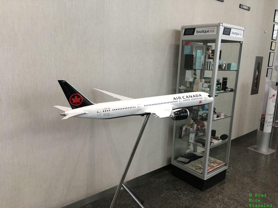Scale model AC Dreamliner at YYZ International lounge