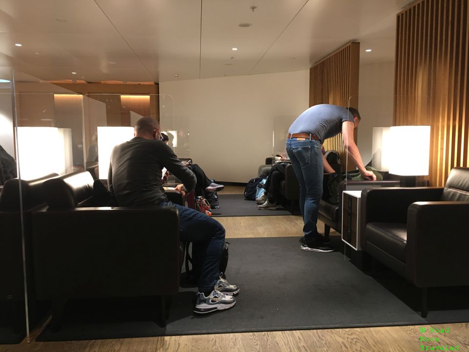 SWISS Business Lounge Zurich A Gates - lounge seating