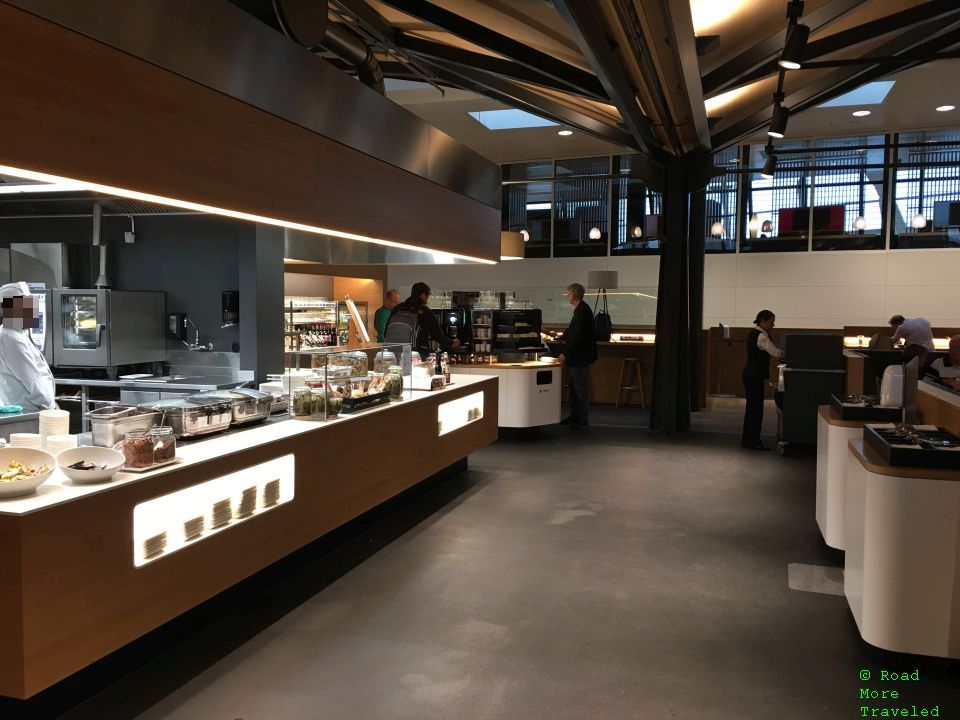 SWISS ZRH A Gates Business Lounge open kitchen