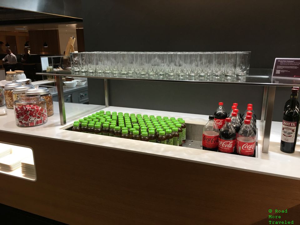 SWISS ZRH A Gates Business Lounge smoothies