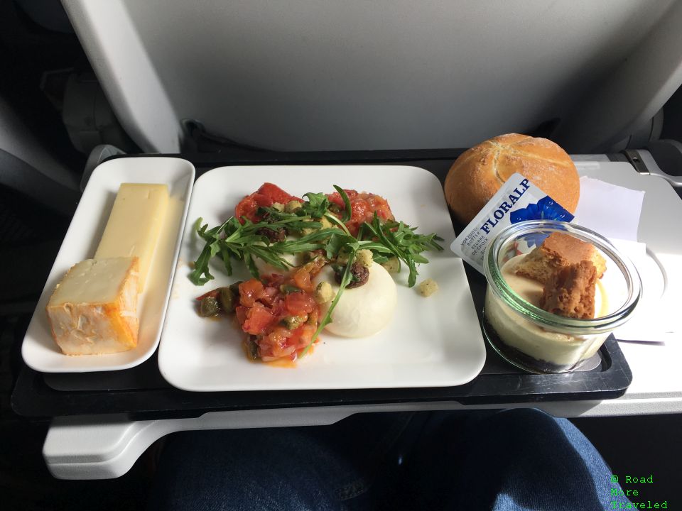 SWISS A321neo Business Class lunch