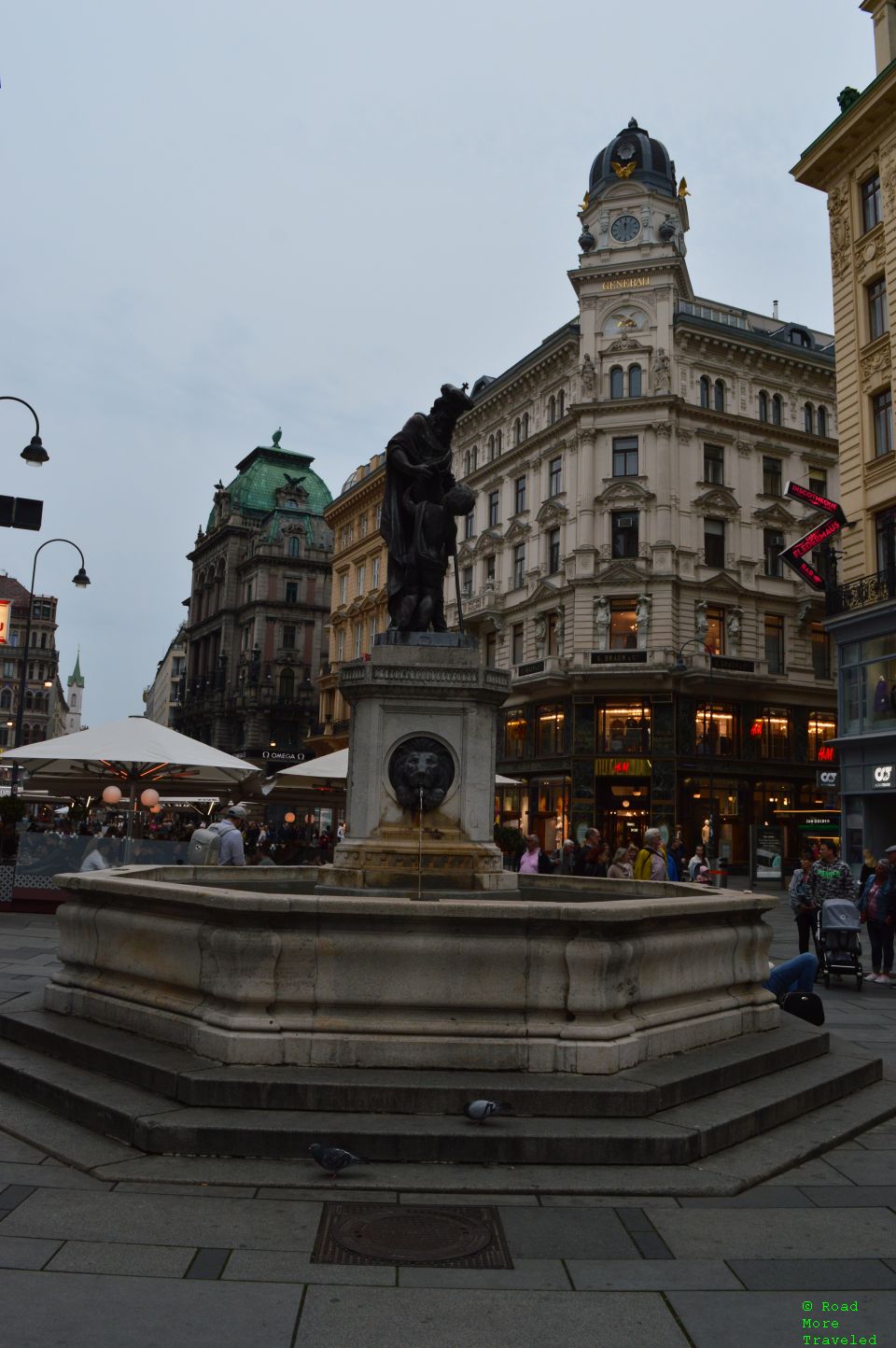 Enjoying a spring weekend in Vienna - Leopold's Fountatin