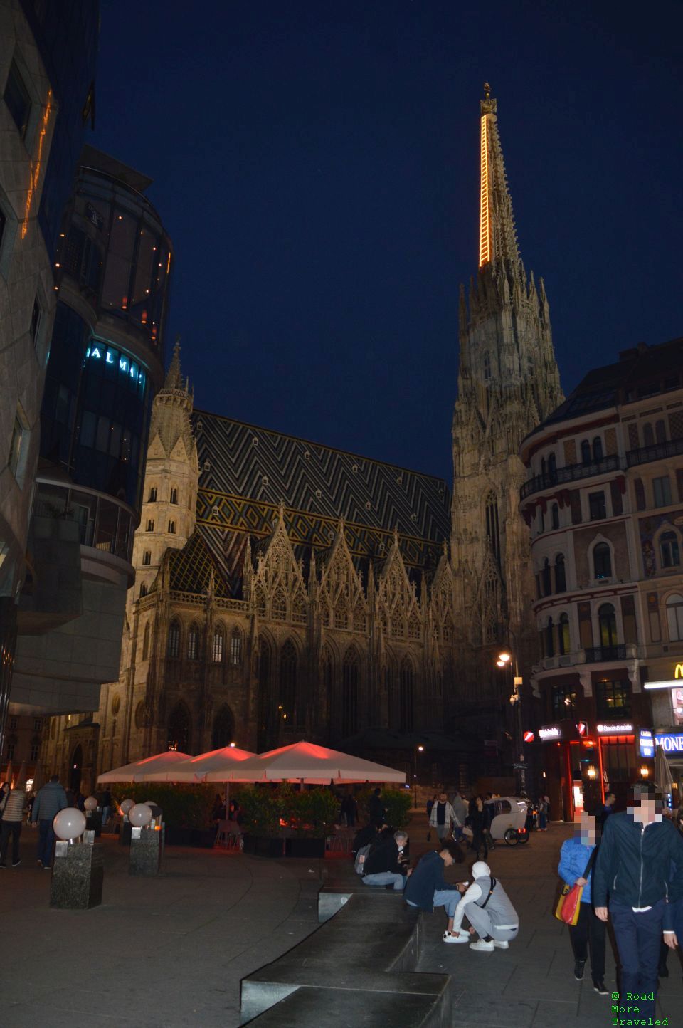 Enjoying a spring weekend in Vienna - St. Stephen's Cathedral at night