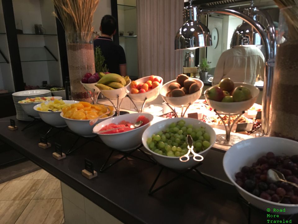 Palais Hansen Kempinski breakfast fresh fruit