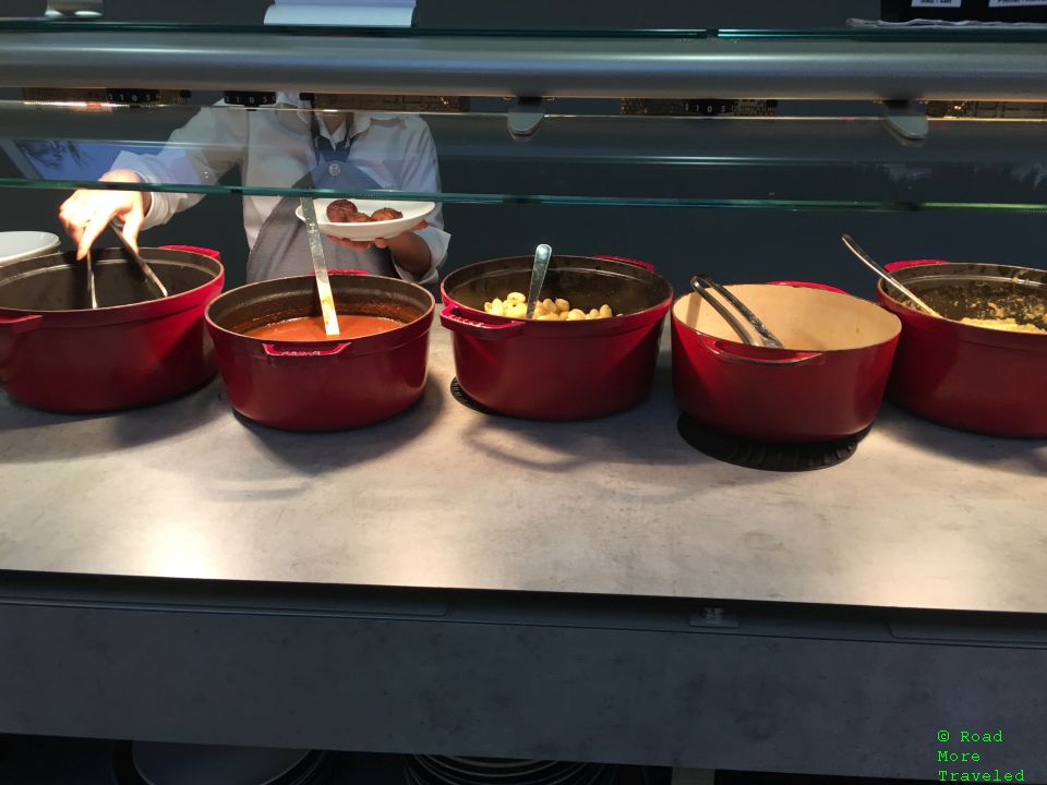 Austrian Business Lounge Vienna F Gates - hot buffet