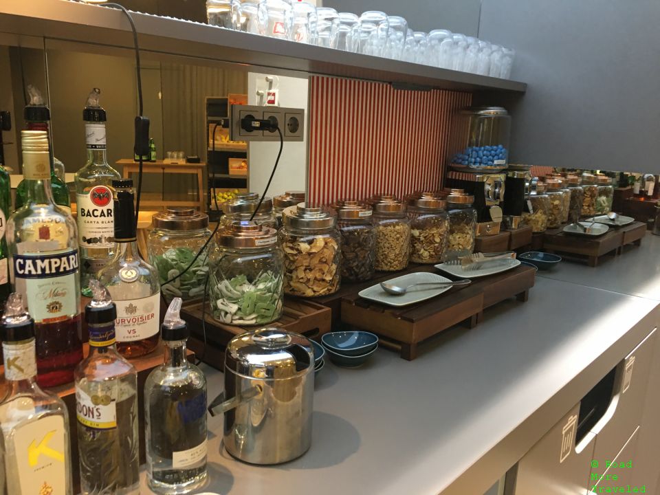 Austrian Business Lounge Vienna F Gates light snacks