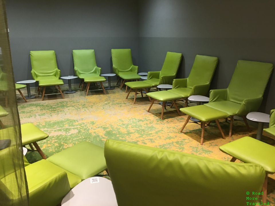 Austrian Business Lounge Vienna F Gates - quite area seating